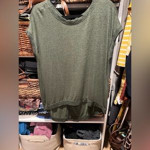 Matty M edgy too sz L